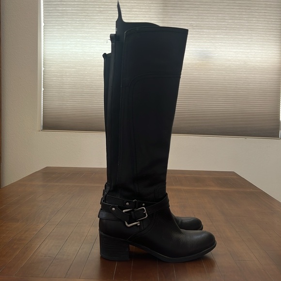 MARK FISHER - BLACK BUCKLE STYLE BOOT ZIP UP. - Picture 4 of 5